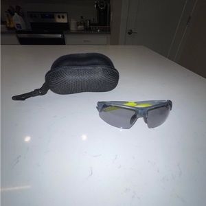 Tiposi Women’s Sunglasses & clip on case